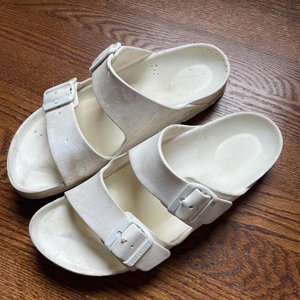 Women’s White Birkenstock size 8